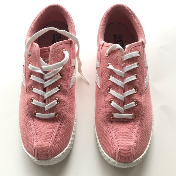 Tretorn Women's Nylite Blush Pink Rose Gold Canvas Lace-Up Sneakers - Picture 1 of 6